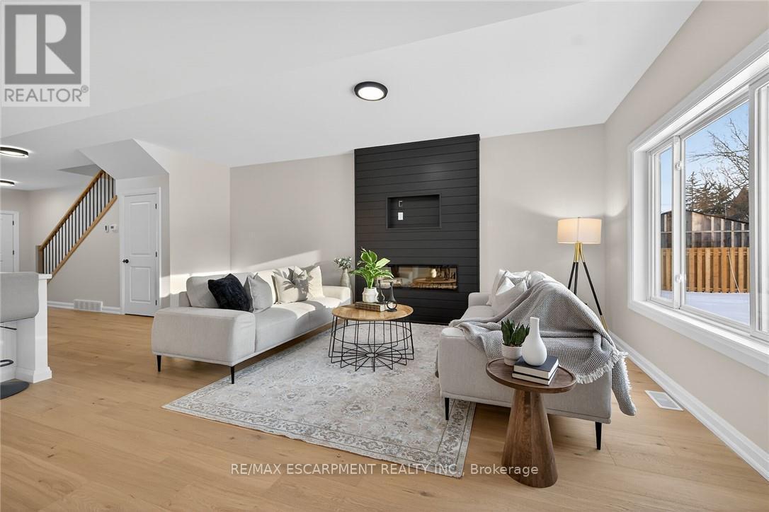 45 B Howard Street, Haldimand, ON - Indoor Photo Showing Living Room With Fireplace