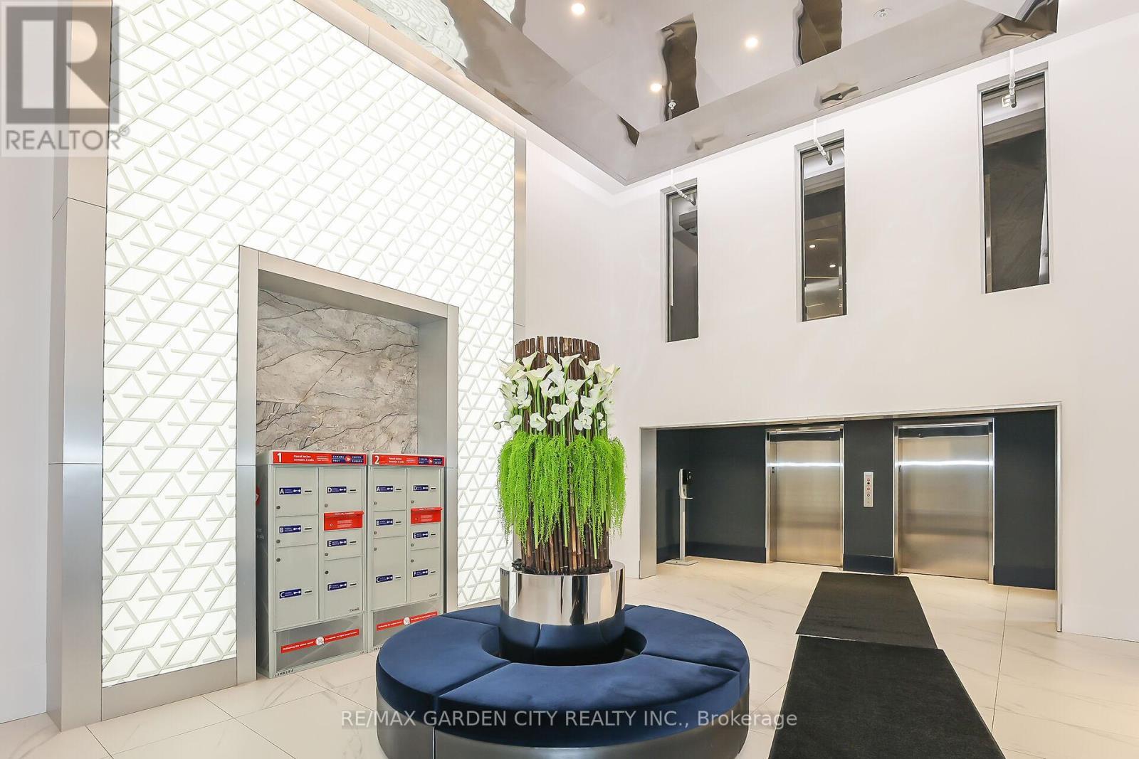 431 - 16 Concord Place, Grimsby, ON - Indoor Photo Showing Other Room