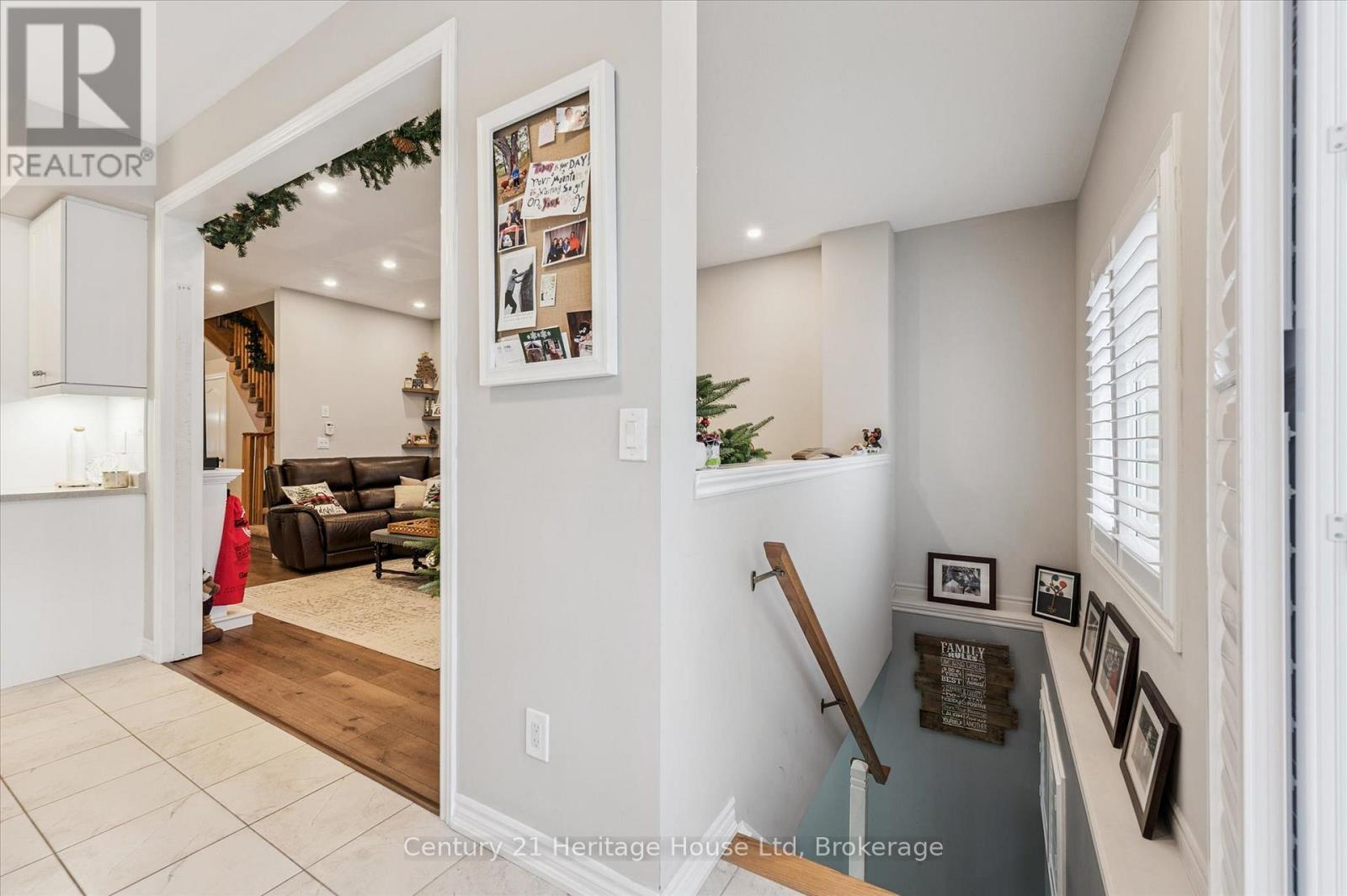 73 Courtney Street, Centre Wellington (Fergus), ON - Indoor Photo Showing Other Room