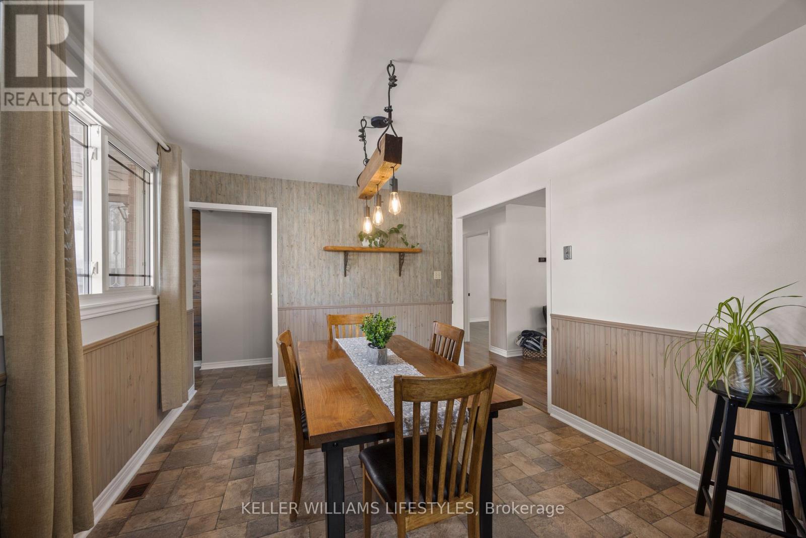 8 East Williams Street, North Middlesex (Nairn), ON - Indoor Photo Showing Dining Room