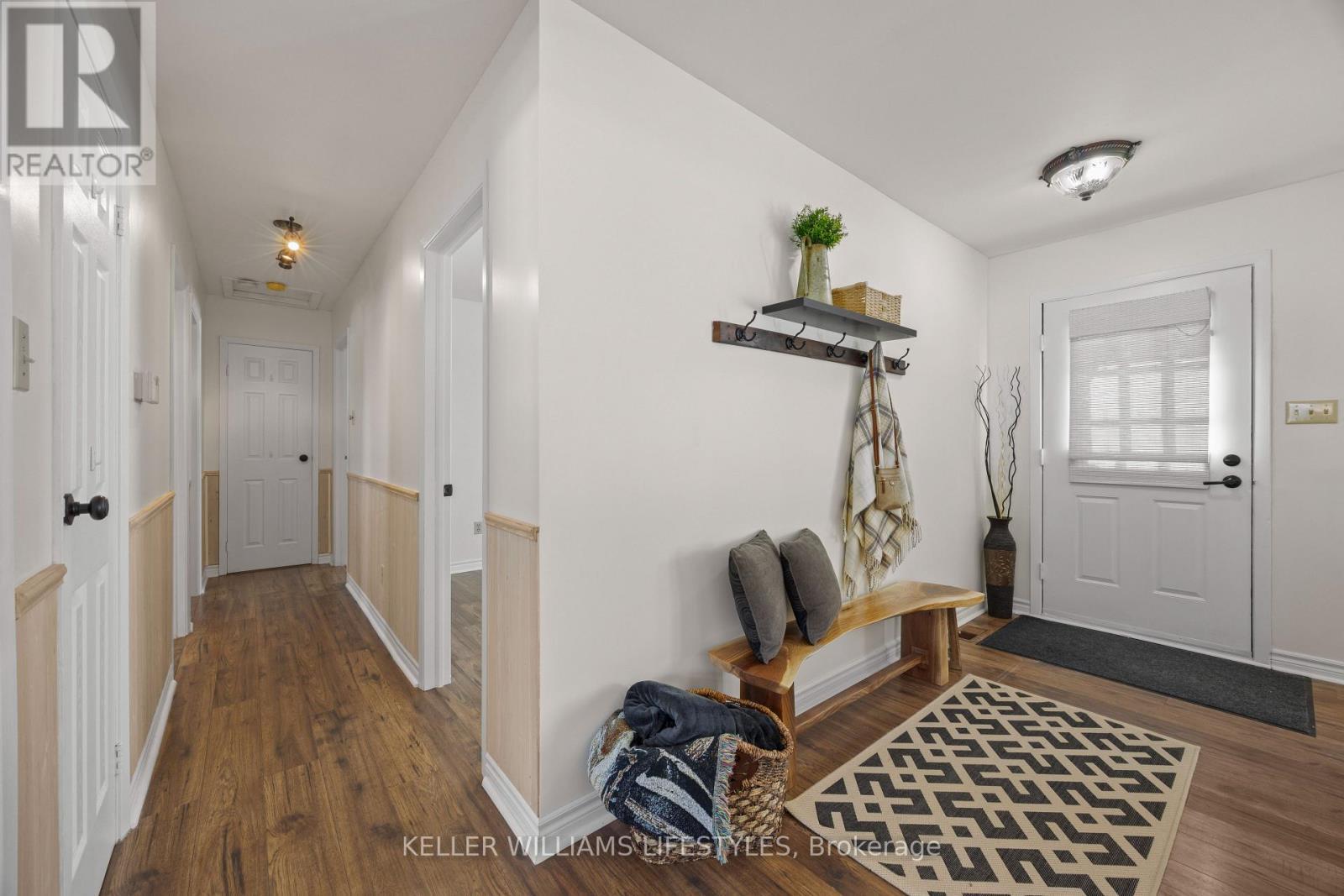 8 East Williams Street, North Middlesex (Nairn), ON - Indoor Photo Showing Other Room