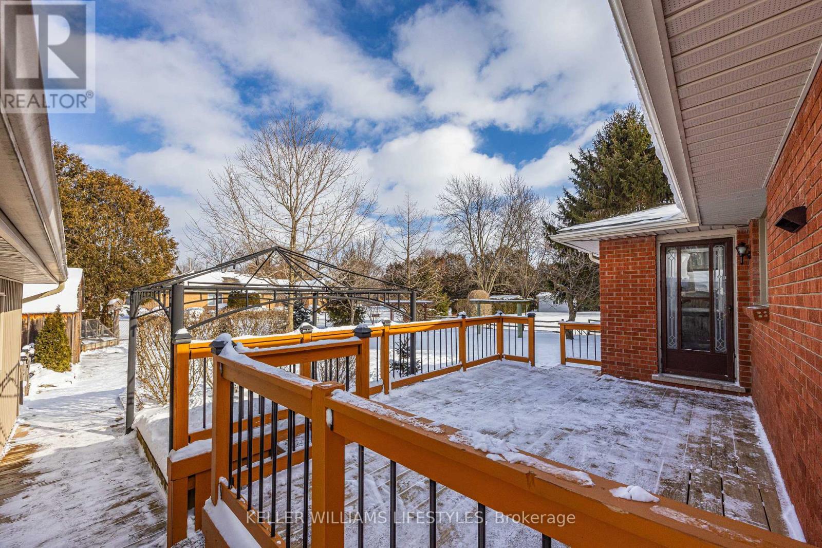 8 East Williams Street, North Middlesex (Nairn), ON - Outdoor With Exterior