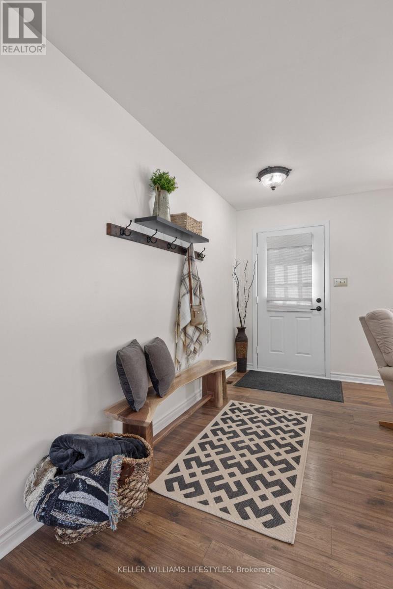 8 East Williams Street, North Middlesex (Nairn), ON - Indoor Photo Showing Other Room