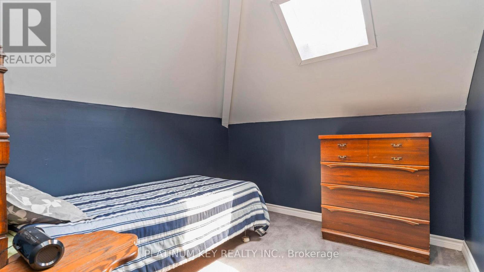 41 Queen Street, Strathroy-Caradoc (Se), ON - Indoor Photo Showing Bedroom