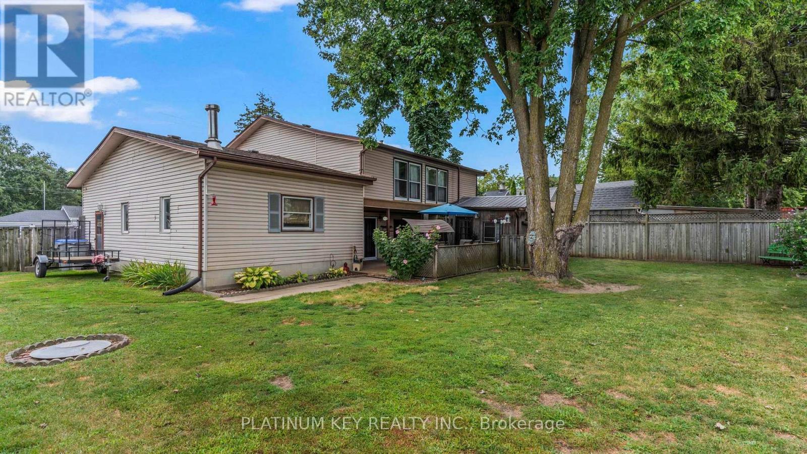 41 Queen Street, Strathroy-Caradoc (Se), ON - Outdoor