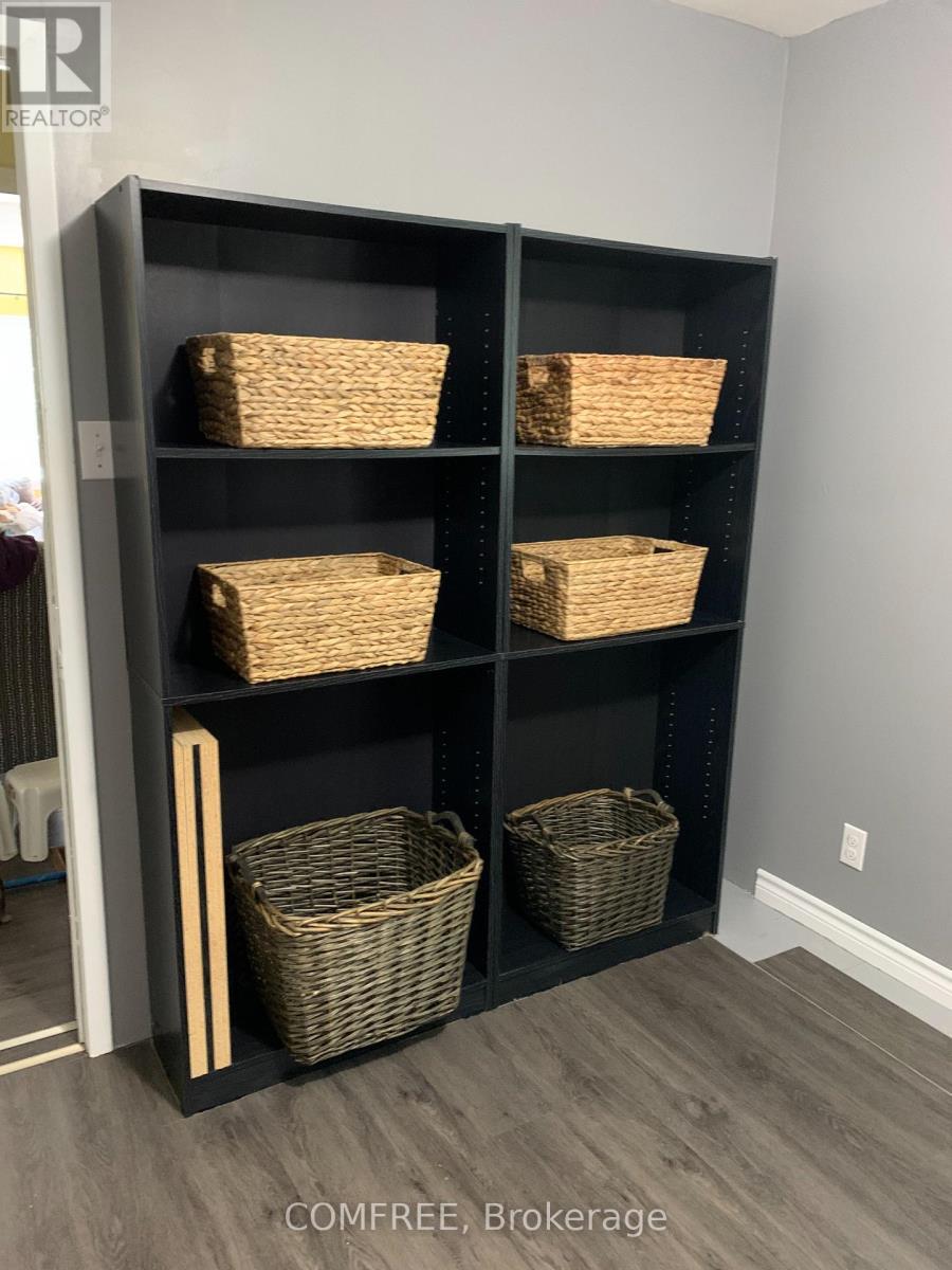 39 Lake Street, South Algonquin, ON - Indoor Photo Showing Other Room