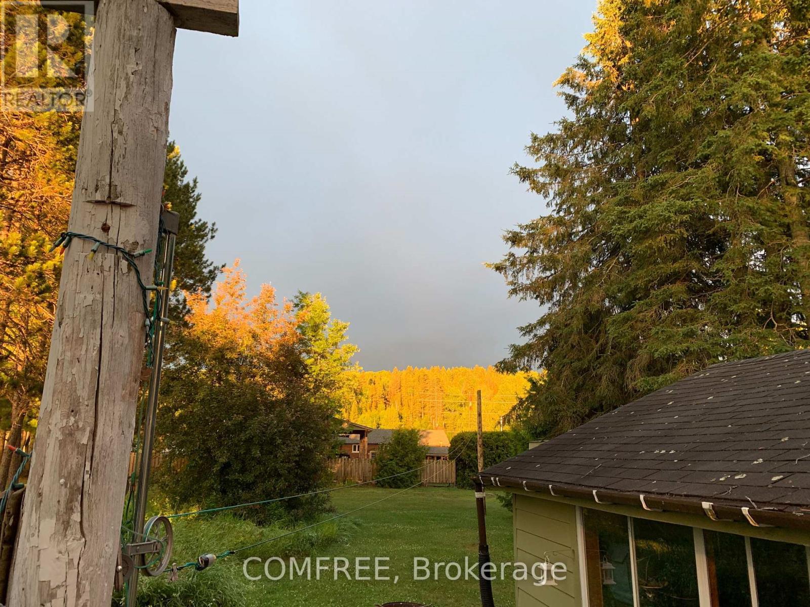 39 Lake Street, South Algonquin, ON - Outdoor