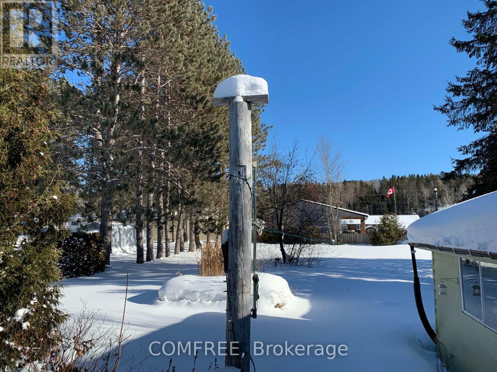 39 Lake Street, South Algonquin, ON - Outdoor