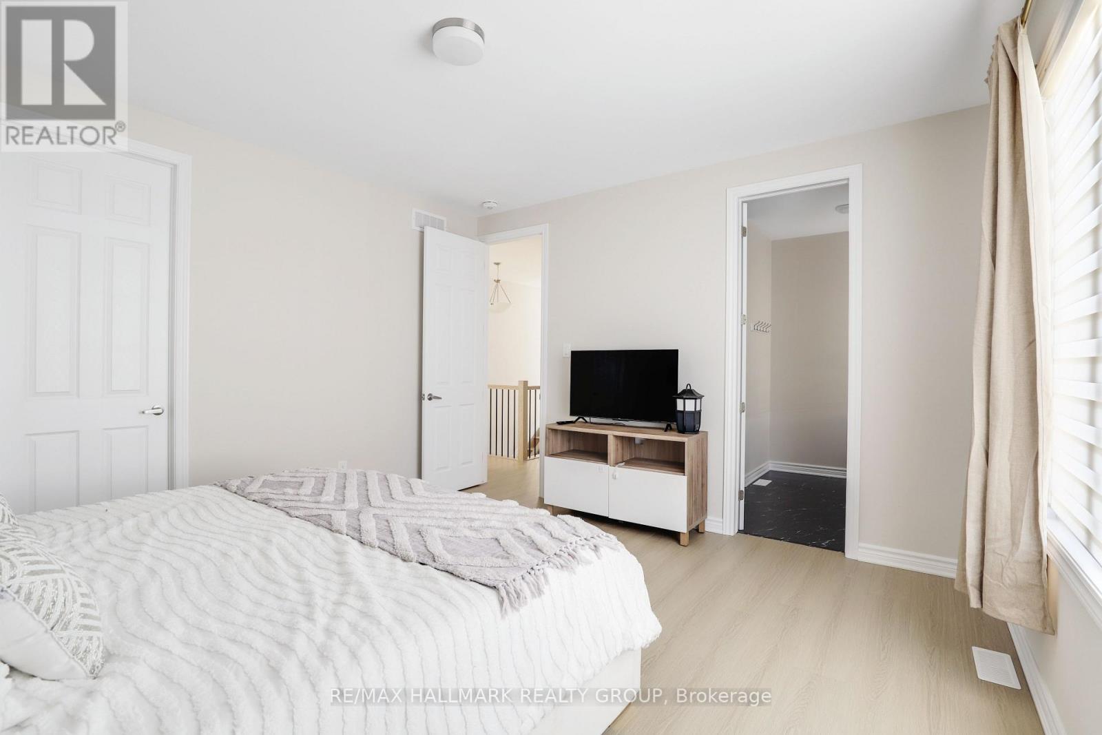 258 Sapling Grove, Ottawa, ON - Indoor Photo Showing Bedroom