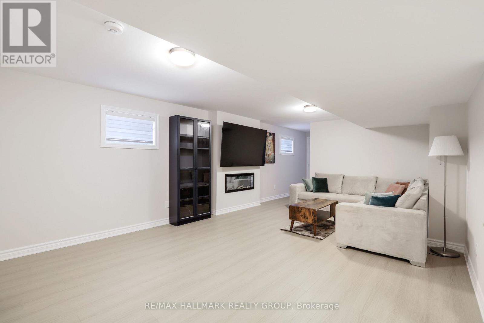 258 Sapling Grove, Ottawa, ON - Indoor