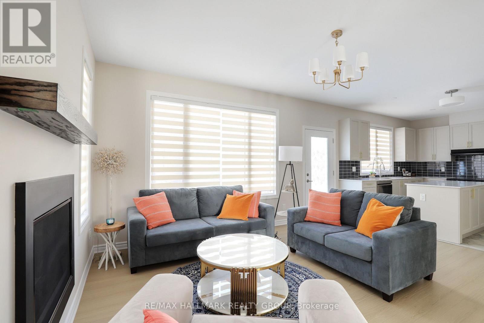 258 Sapling Grove, Ottawa, ON - Indoor Photo Showing Living Room With Fireplace