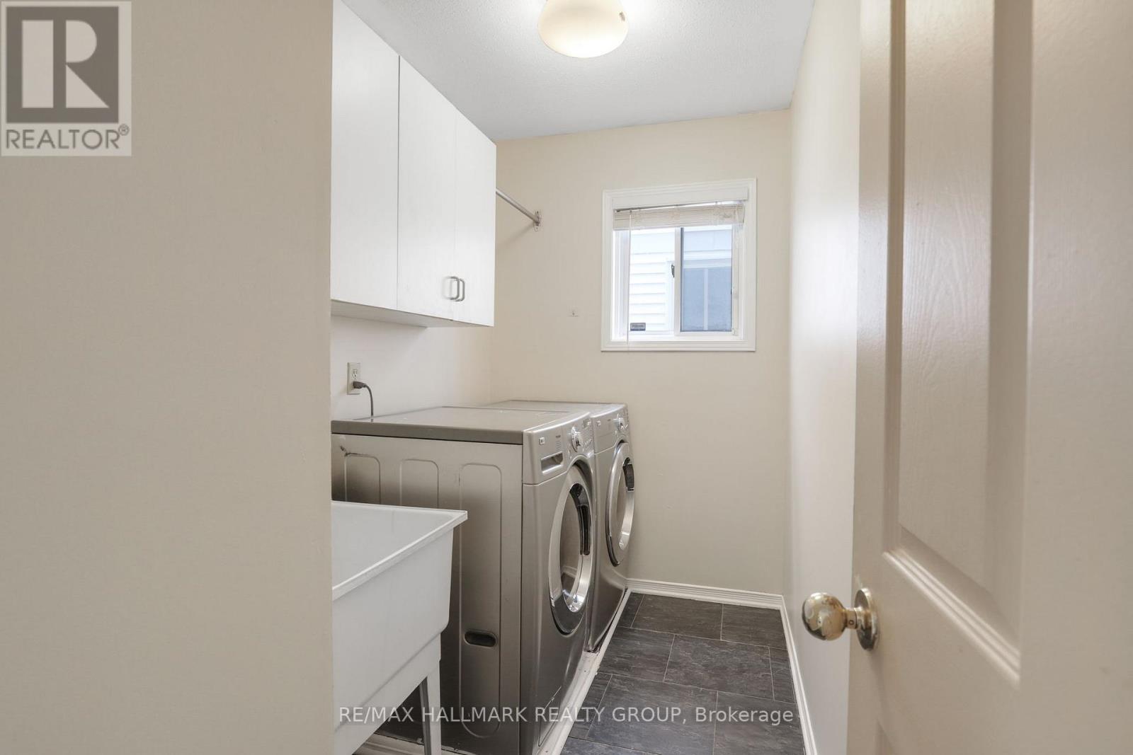 Main floor laundry - 6 Robina Avenue, Ottawa, ON - Indoor Photo Showing Laundry Room