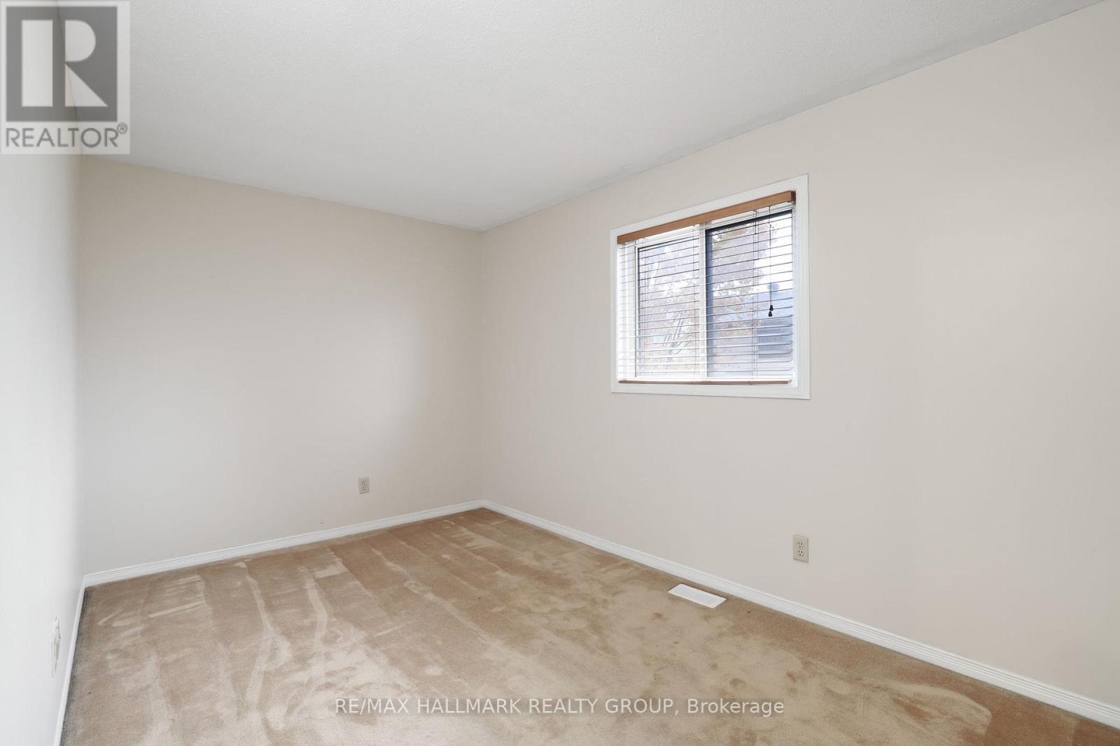 6 Robina Avenue, Ottawa, ON - Indoor Photo Showing Other Room