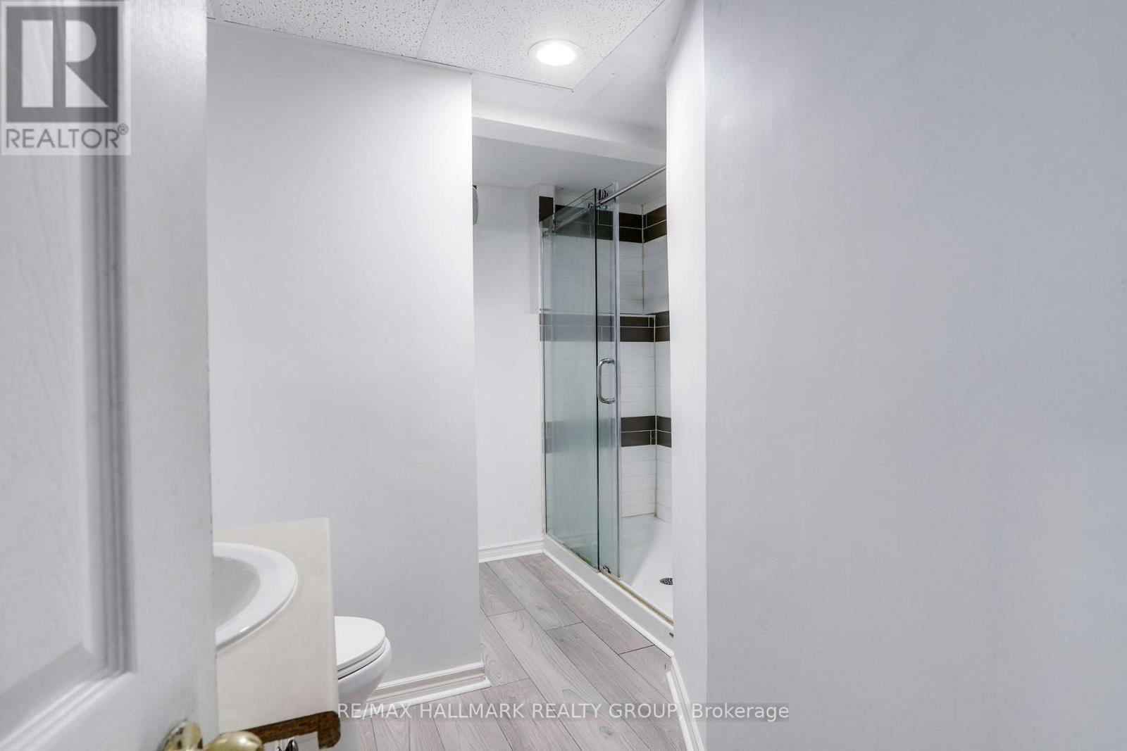 Basement bathroom - 6 Robina Avenue, Ottawa, ON - Indoor Photo Showing Bathroom