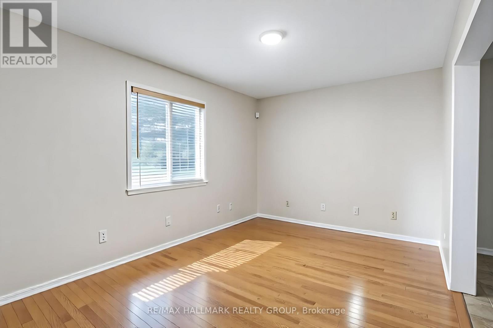 6 Robina Avenue, Ottawa, ON - Indoor Photo Showing Other Room