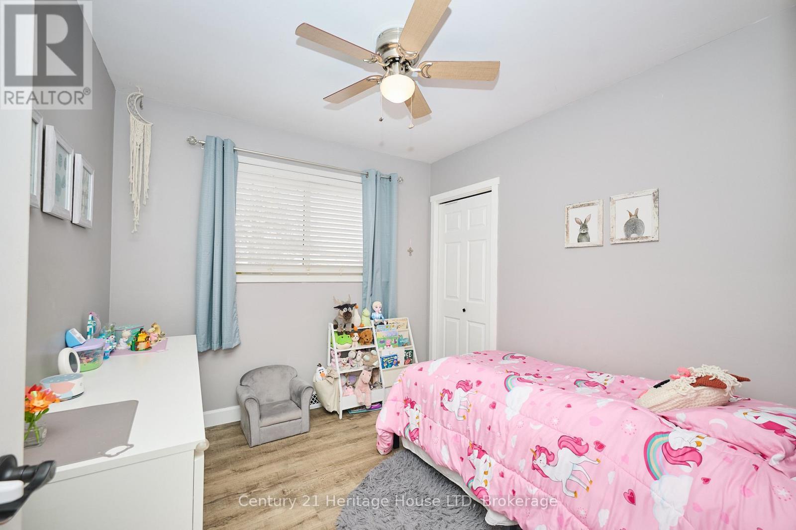 third mainfloor bedroom - 8845 Banting Avenue, Niagara Falls (Chippawa), ON - Indoor Photo Showing Bedroom