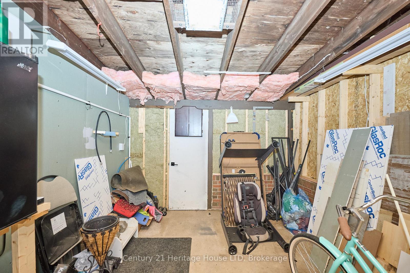 attached workhop - 8845 Banting Avenue, Niagara Falls (Chippawa), ON - Indoor Photo Showing Basement