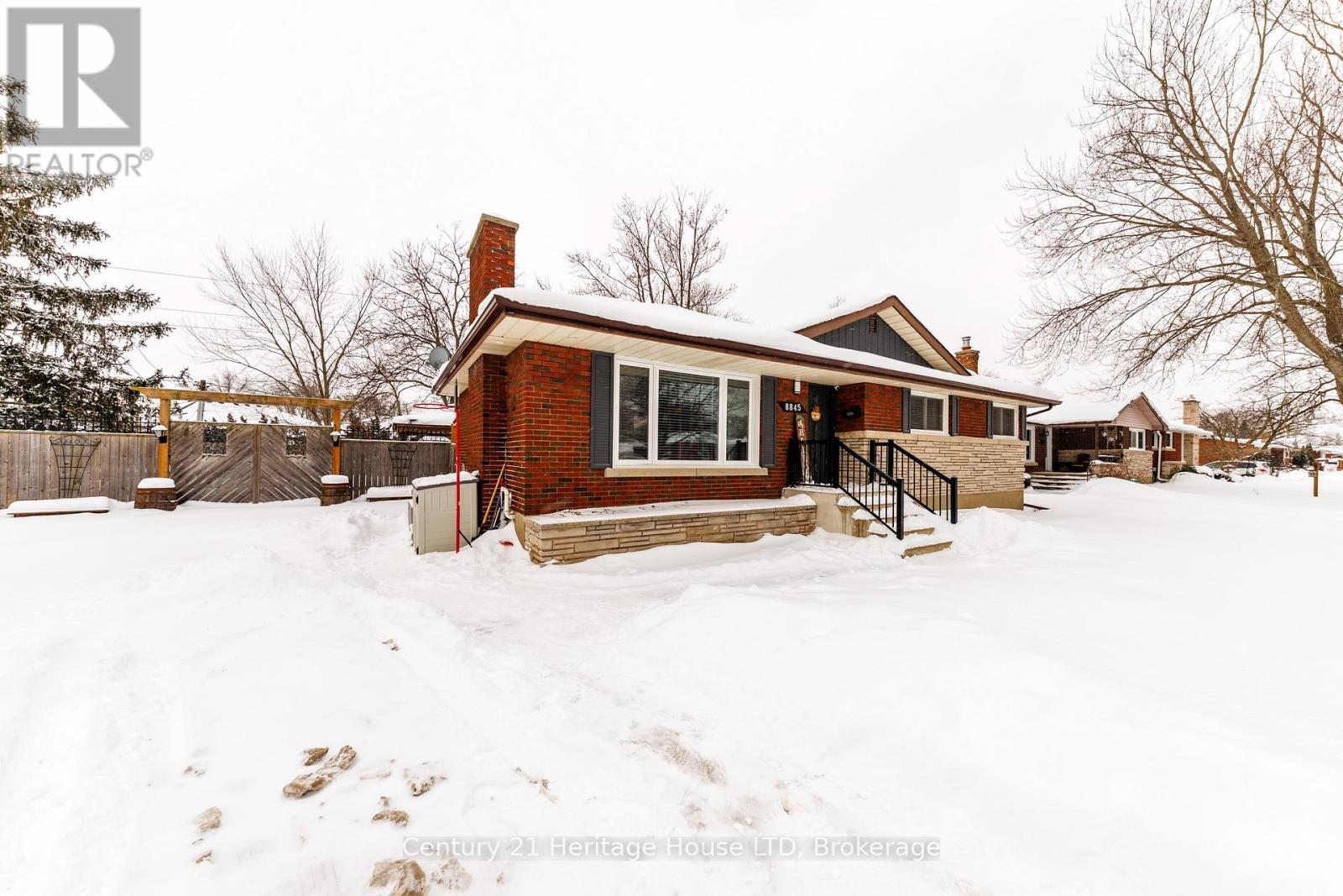 frontview - 8845 Banting Avenue, Niagara Falls (Chippawa), ON - Outdoor