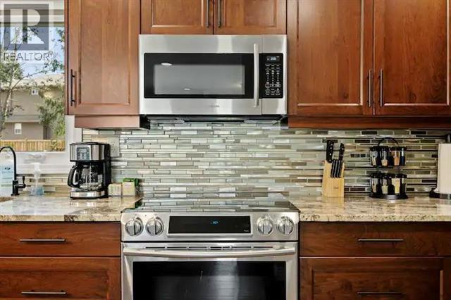 759 Mcclure Road, Kelowna, BC - Indoor Photo Showing Kitchen With Upgraded Kitchen