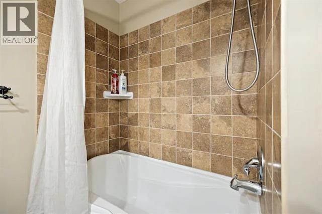 759 Mcclure Road, Kelowna, BC - Indoor Photo Showing Bathroom
