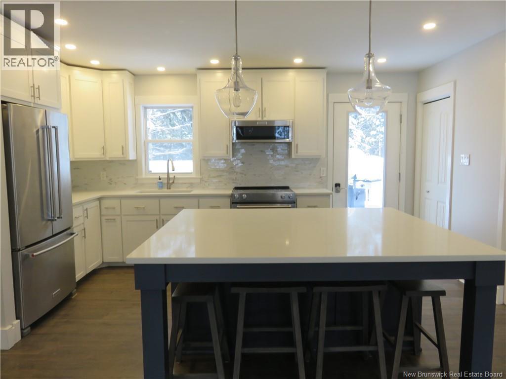 110 Model Farm Road, Quispamsis, NB - Indoor Photo Showing Kitchen With Upgraded Kitchen