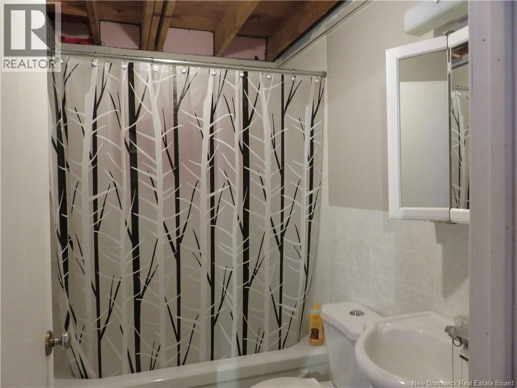 110 Model Farm Road, Quispamsis, NB - Indoor Photo Showing Bathroom