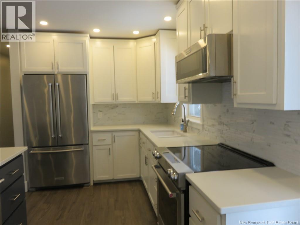 110 Model Farm Road, Quispamsis, NB - Indoor Photo Showing Kitchen With Upgraded Kitchen