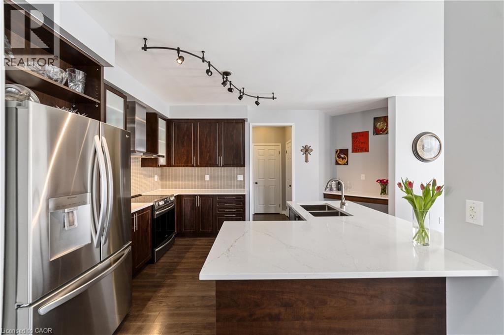 4 Tinlin Drive, Binbrook, ON - Indoor Photo Showing Kitchen With Double Sink With Upgraded Kitchen