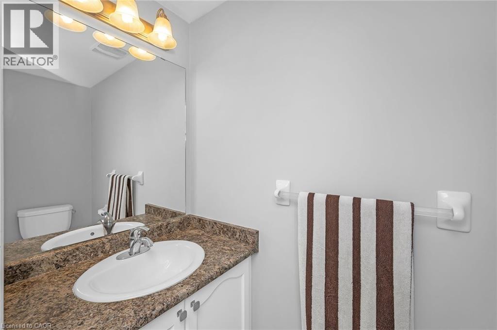 23 Bellflower Boulevard, Hamilton, ON - Indoor Photo Showing Bathroom
