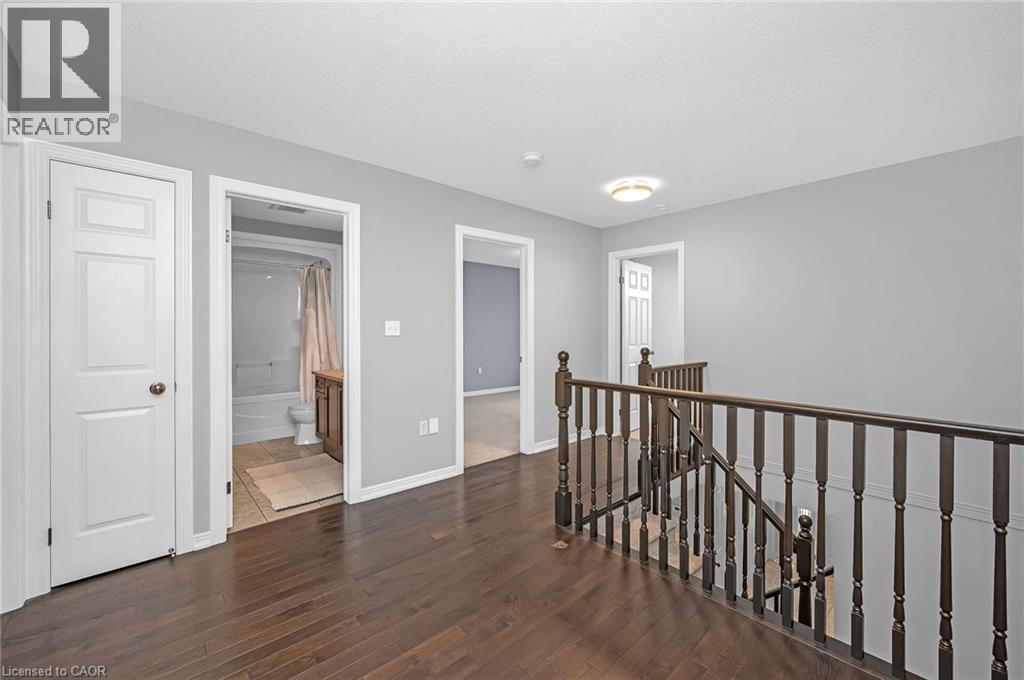 23 Bellflower Boulevard, Hamilton, ON - Indoor Photo Showing Other Room