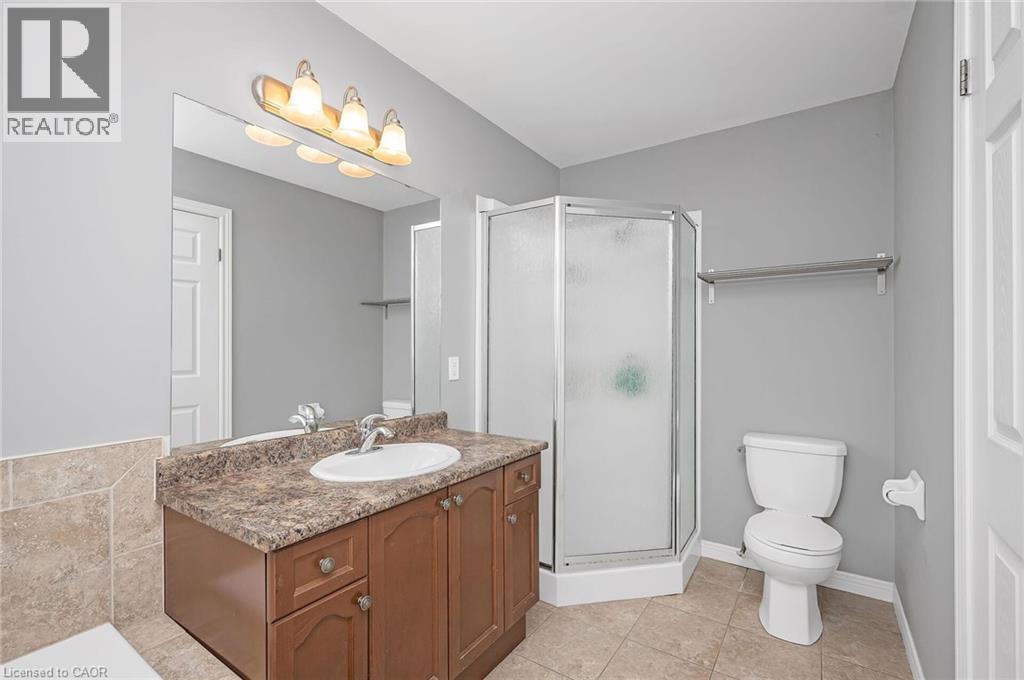 23 Bellflower Boulevard, Hamilton, ON - Indoor Photo Showing Bathroom