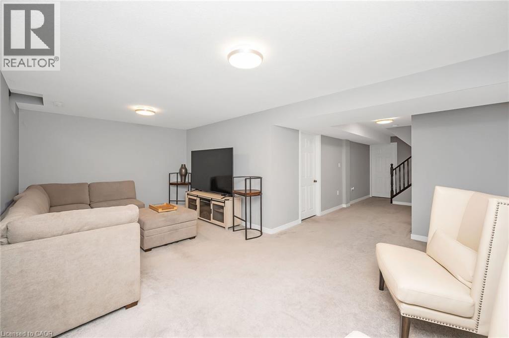 23 Bellflower Boulevard, Hamilton, ON - Indoor