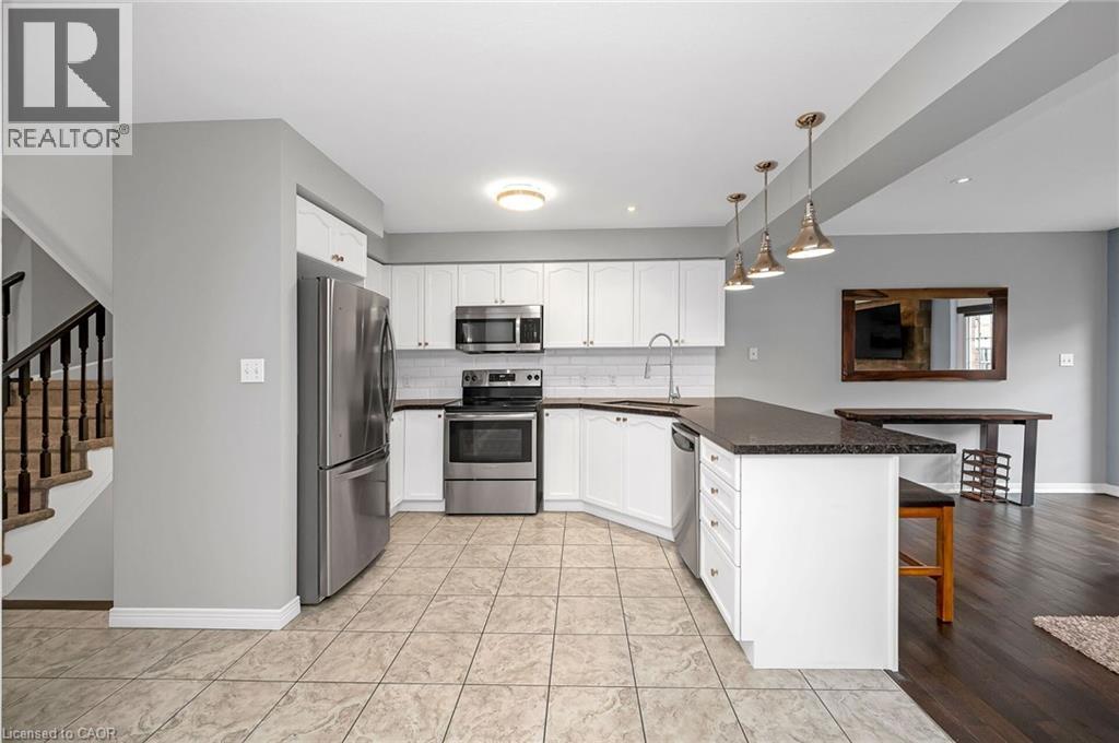 23 Bellflower Boulevard, Hamilton, ON - Indoor Photo Showing Kitchen With Stainless Steel Kitchen