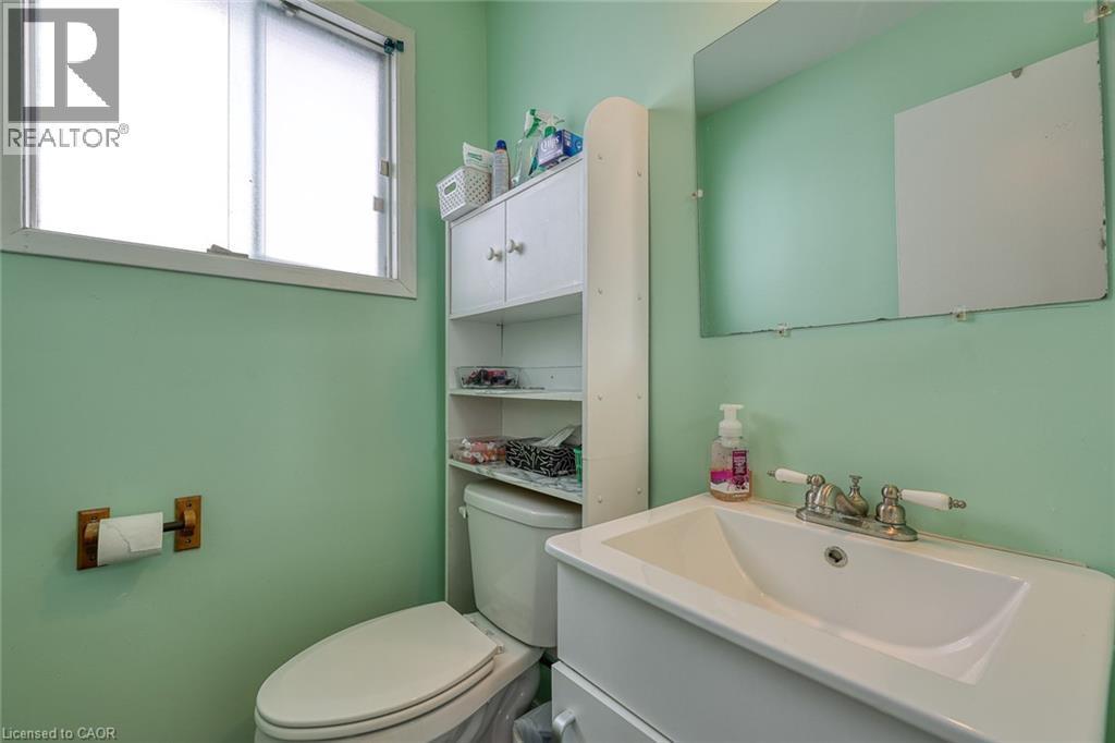 249 Macdonald Drive, Woodstock, ON - Indoor Photo Showing Bathroom