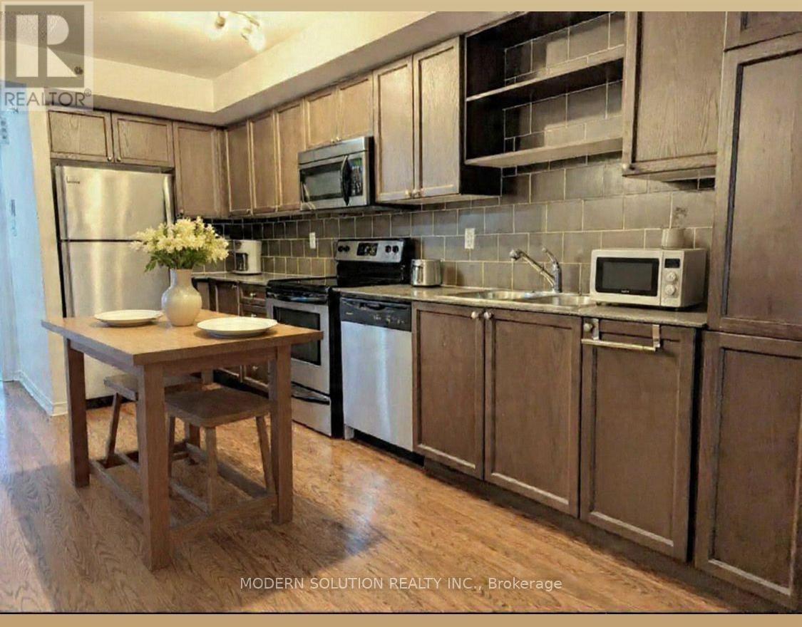 3 - 70 Munro Street, Toronto, ON - Indoor Photo Showing Kitchen With Stainless Steel Kitchen