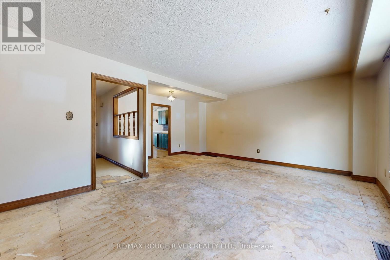 313 Rondeau Court, Oshawa, ON - Indoor Photo Showing Other Room