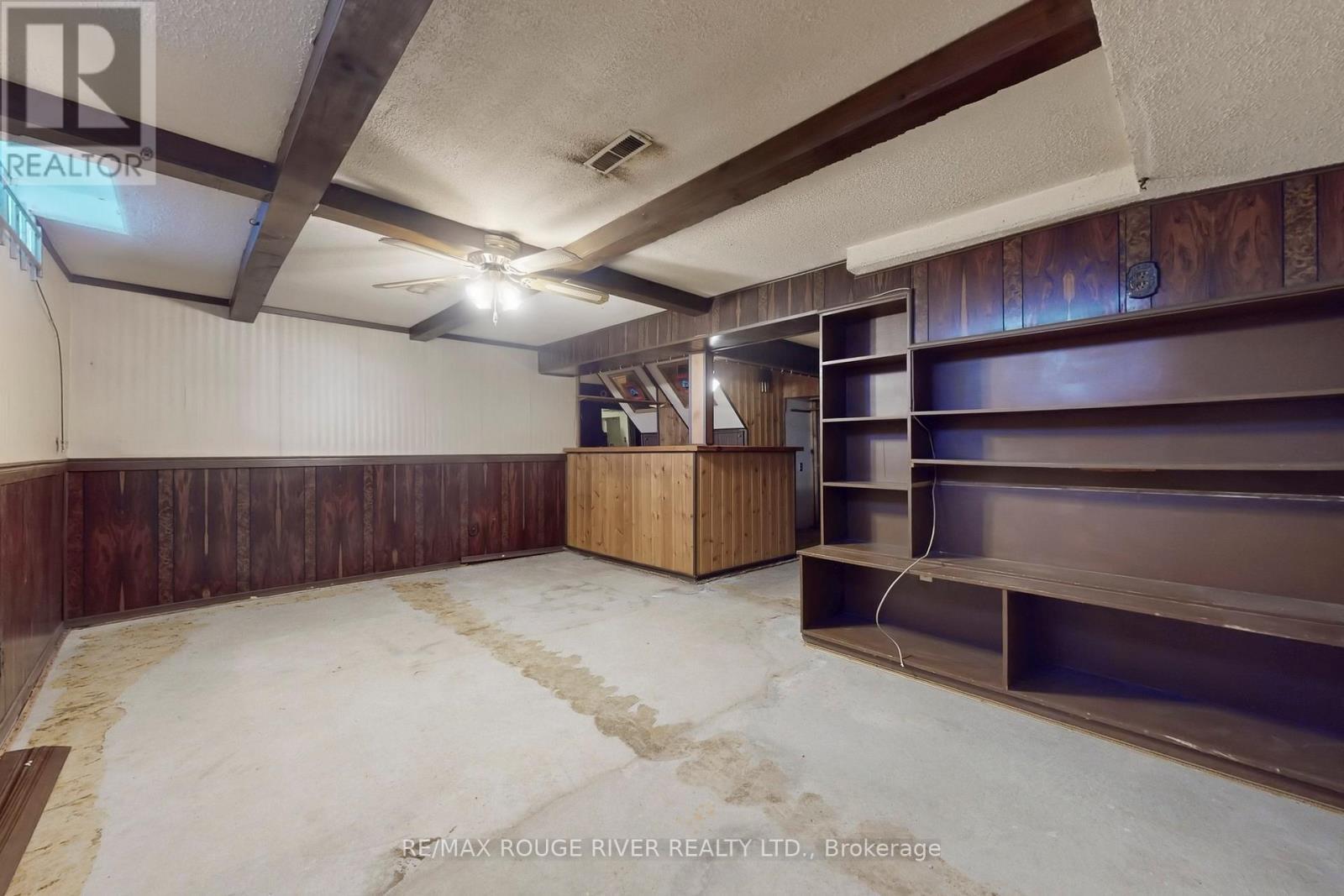 313 Rondeau Court, Oshawa, ON - Indoor