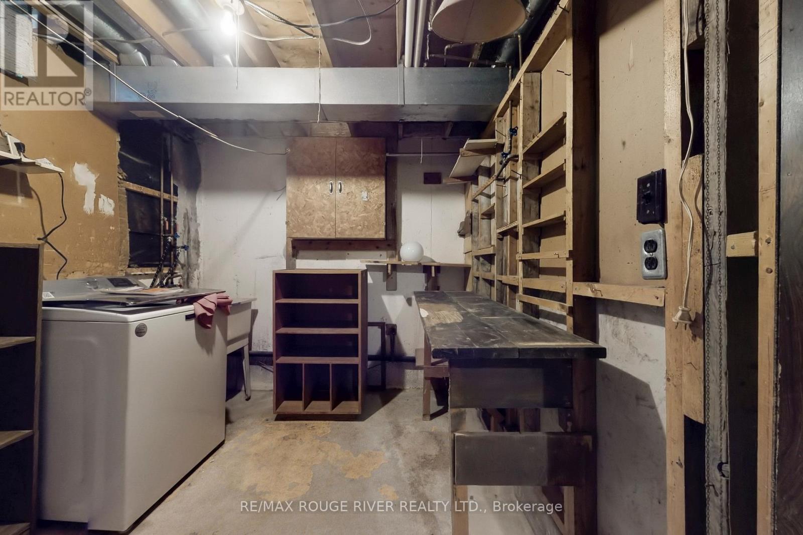 313 Rondeau Court, Oshawa, ON - Indoor