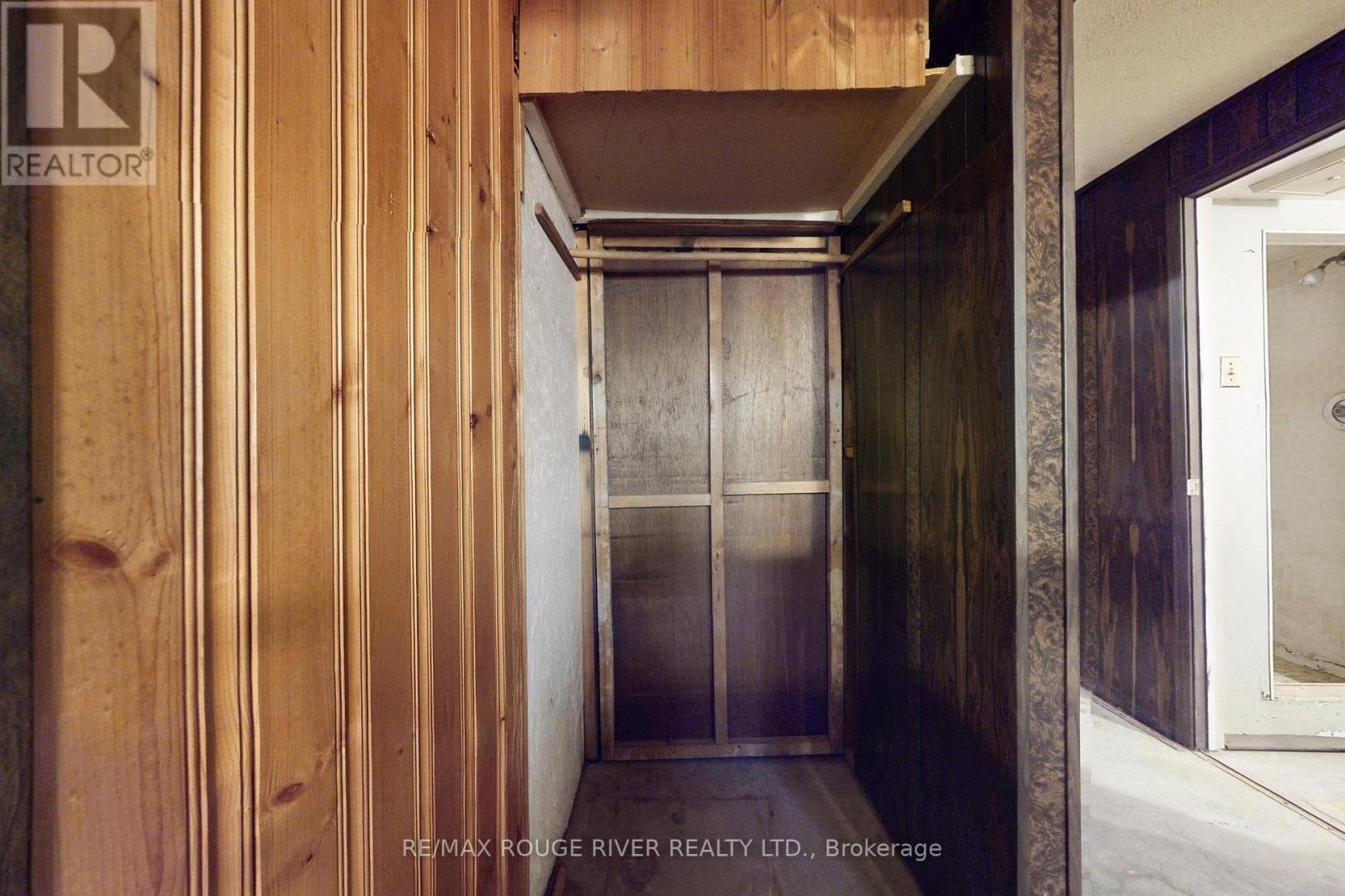 313 Rondeau Court, Oshawa, ON - Indoor