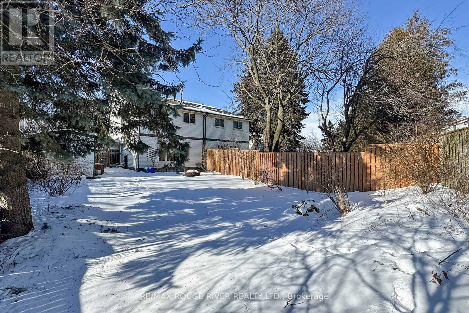 313 Rondeau Court, Oshawa, ON - Outdoor