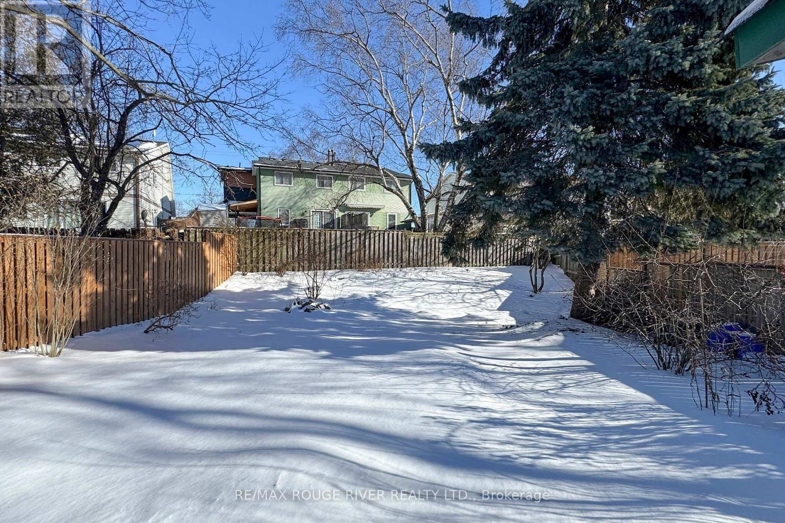 313 Rondeau Court, Oshawa, ON - Outdoor