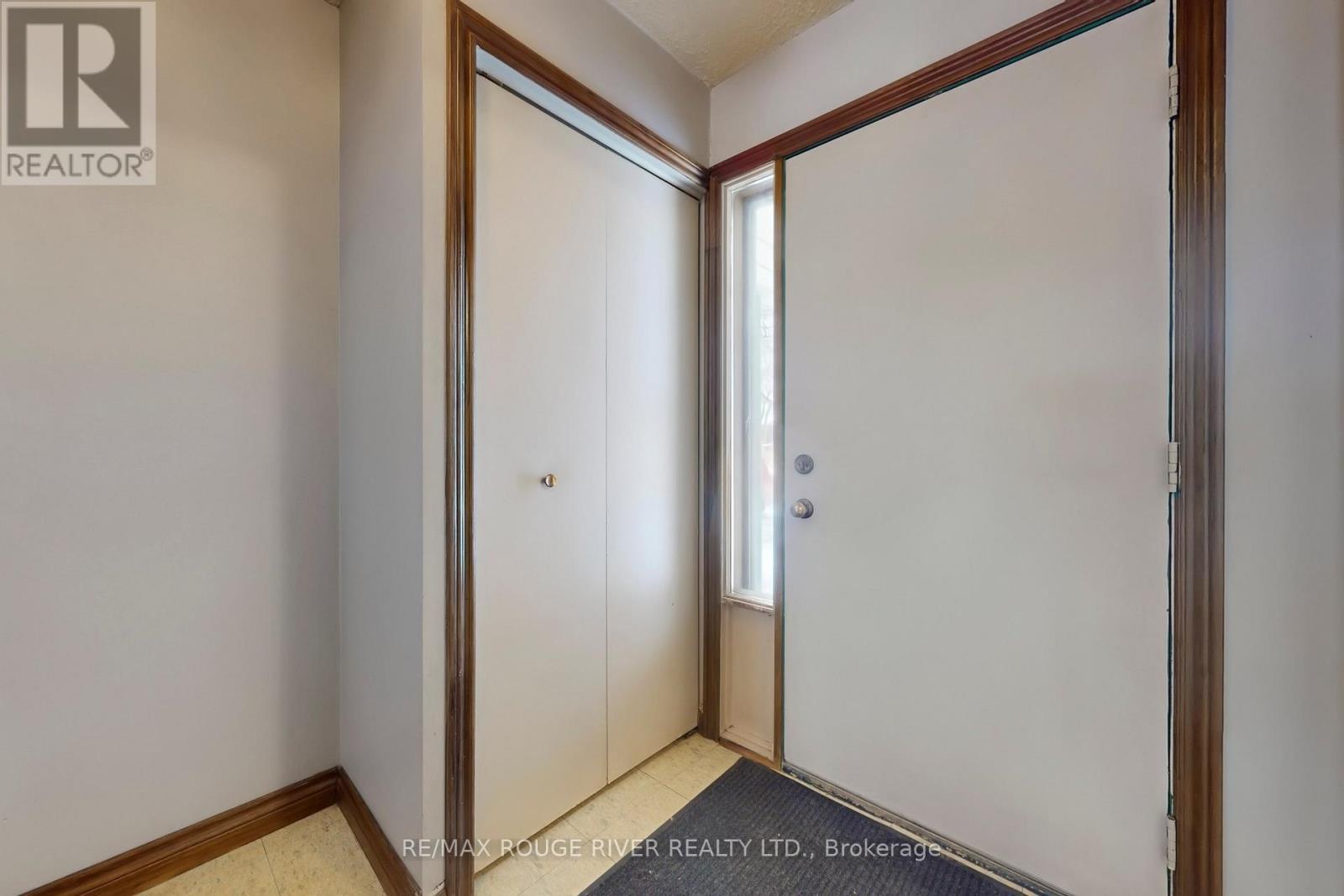 313 Rondeau Court, Oshawa, ON - Indoor Photo Showing Other Room