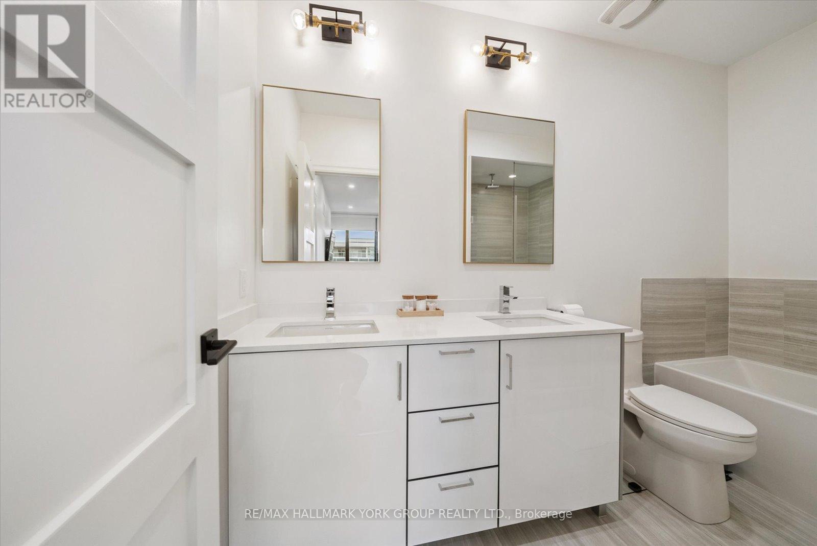 3753 Riva Avenue, Innisfil, ON - Indoor Photo Showing Bathroom