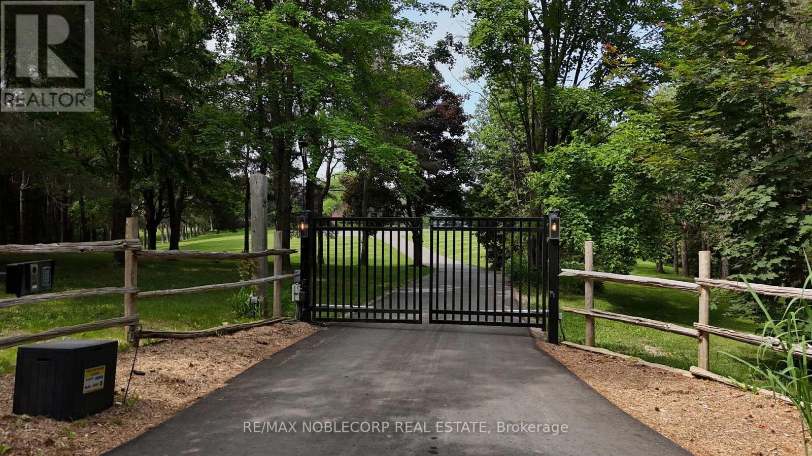 17088 Horseshoe Hill Road, Caledon, ON - Outdoor