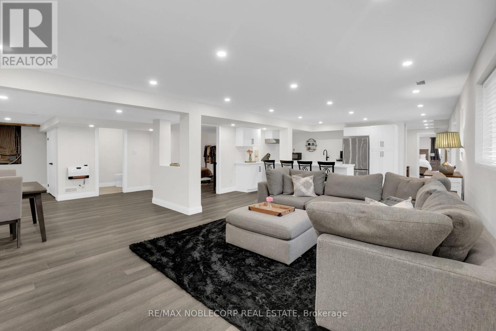 17088 Horseshoe Hill Road, Caledon, ON - Indoor Photo Showing Living Room