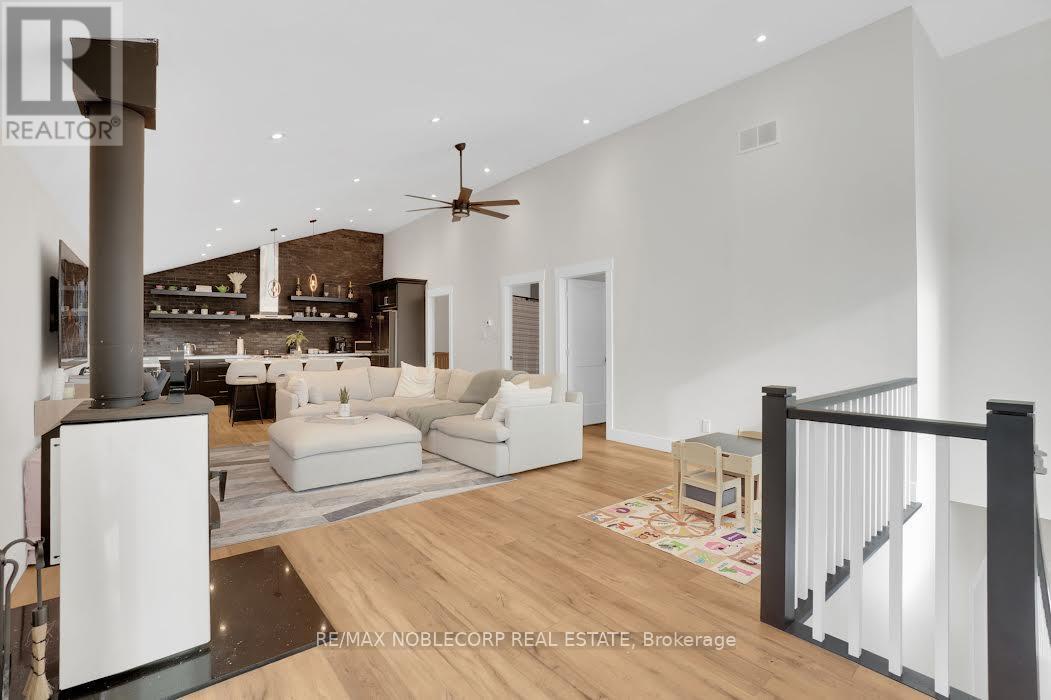 17088 Horseshoe Hill Road, Caledon, ON - Indoor