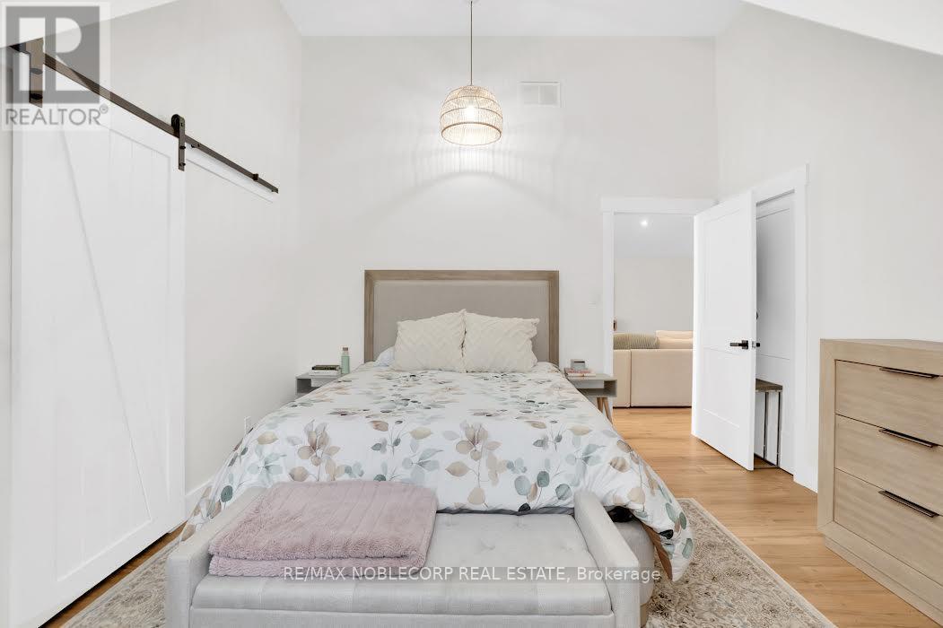 17088 Horseshoe Hill Road, Caledon, ON - Indoor Photo Showing Bedroom