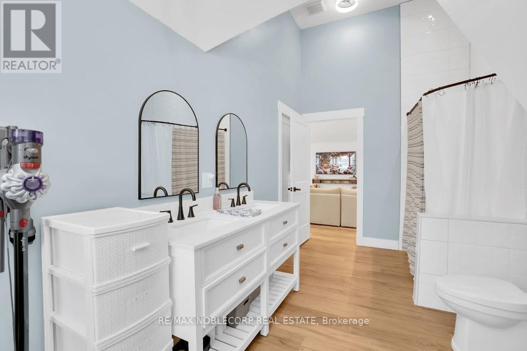 17088 Horseshoe Hill Road, Caledon, ON - Indoor Photo Showing Bathroom