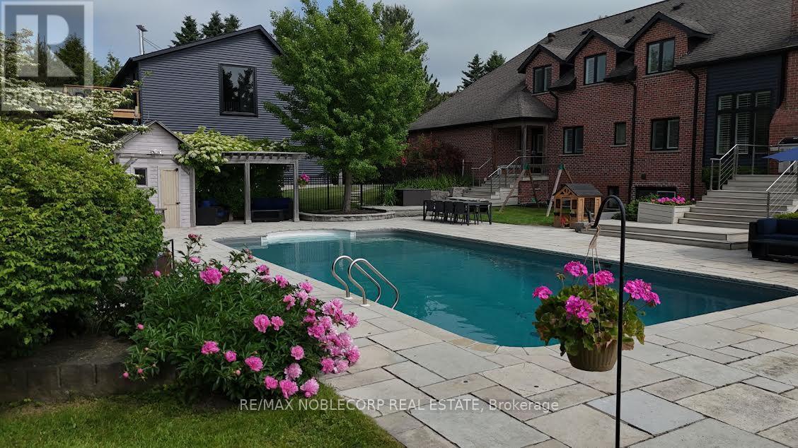 17088 Horseshoe Hill Road, Caledon, ON - Outdoor With In Ground Pool