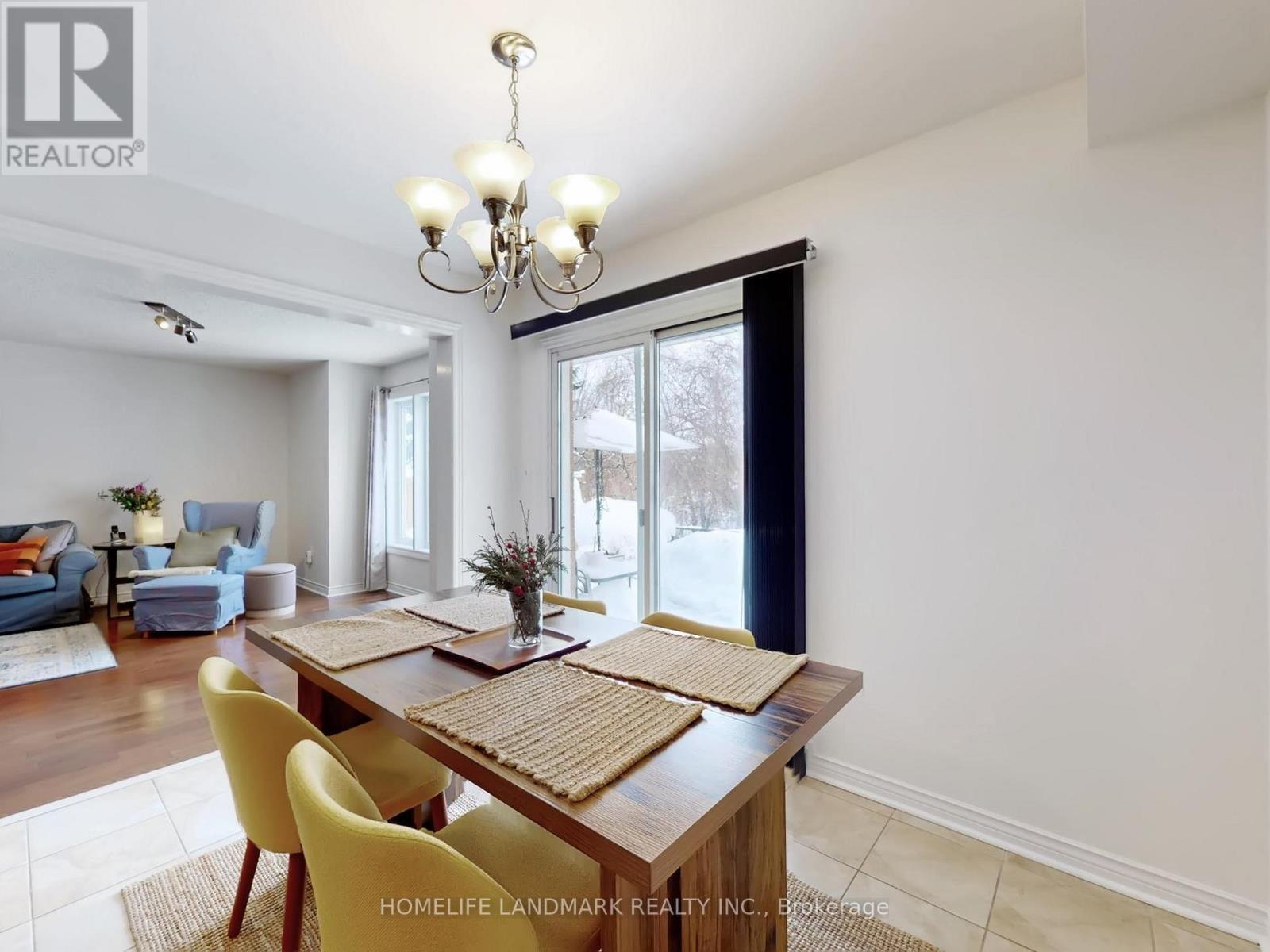 156 Pressed Brick Drive, Brampton, ON - Indoor Photo Showing Dining Room